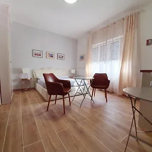https://angelas-apartment.it-lombardy.com