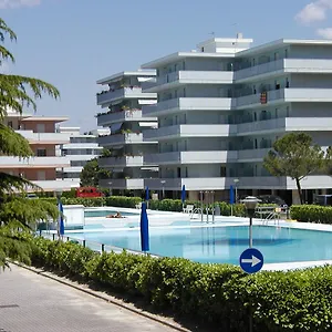 https://appartamenti-valbella-con-piscina.hotelinveneto.com
